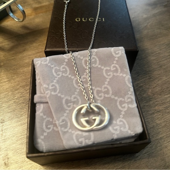 Vintage GUCCI Necklace. Double G Gucci Logo Sterling Silver Pendant - Picture 8 of 10